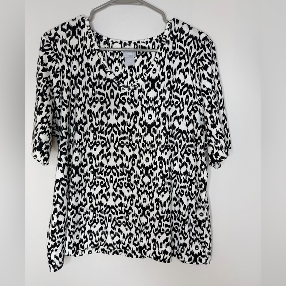Chico’s Black White Animal Print 100% Pima Cotton V Neck Top Size 3 XL - Picture 3 of 10